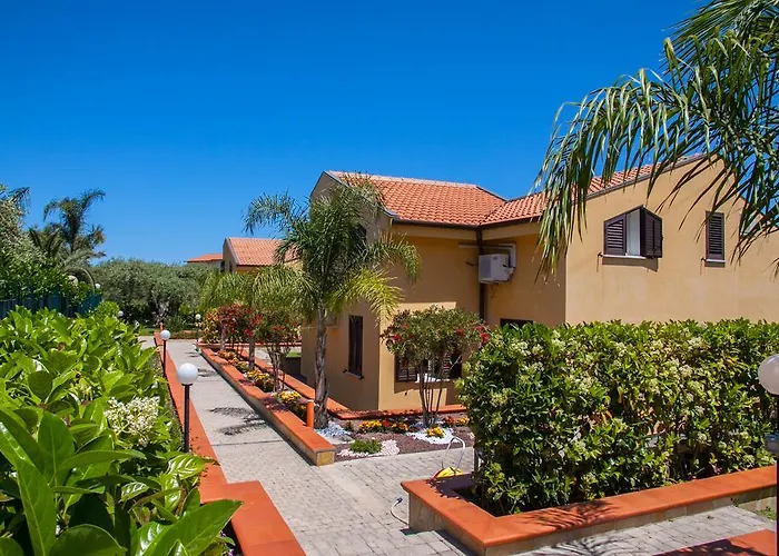 Baia Degli Ulivi * Cefalù